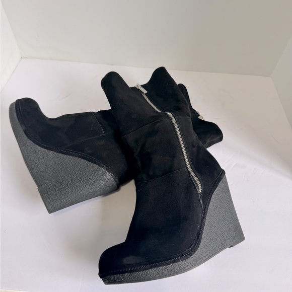 Lovely People black nubuck boots on a comfortable wedge. Size 9 - Picture 10 of 13